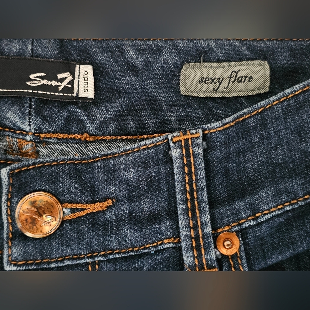Seven7 Studio Mid-Rise Women's Sexy Flare Jeans, Size 4, Like New! - Picture 5 of 7